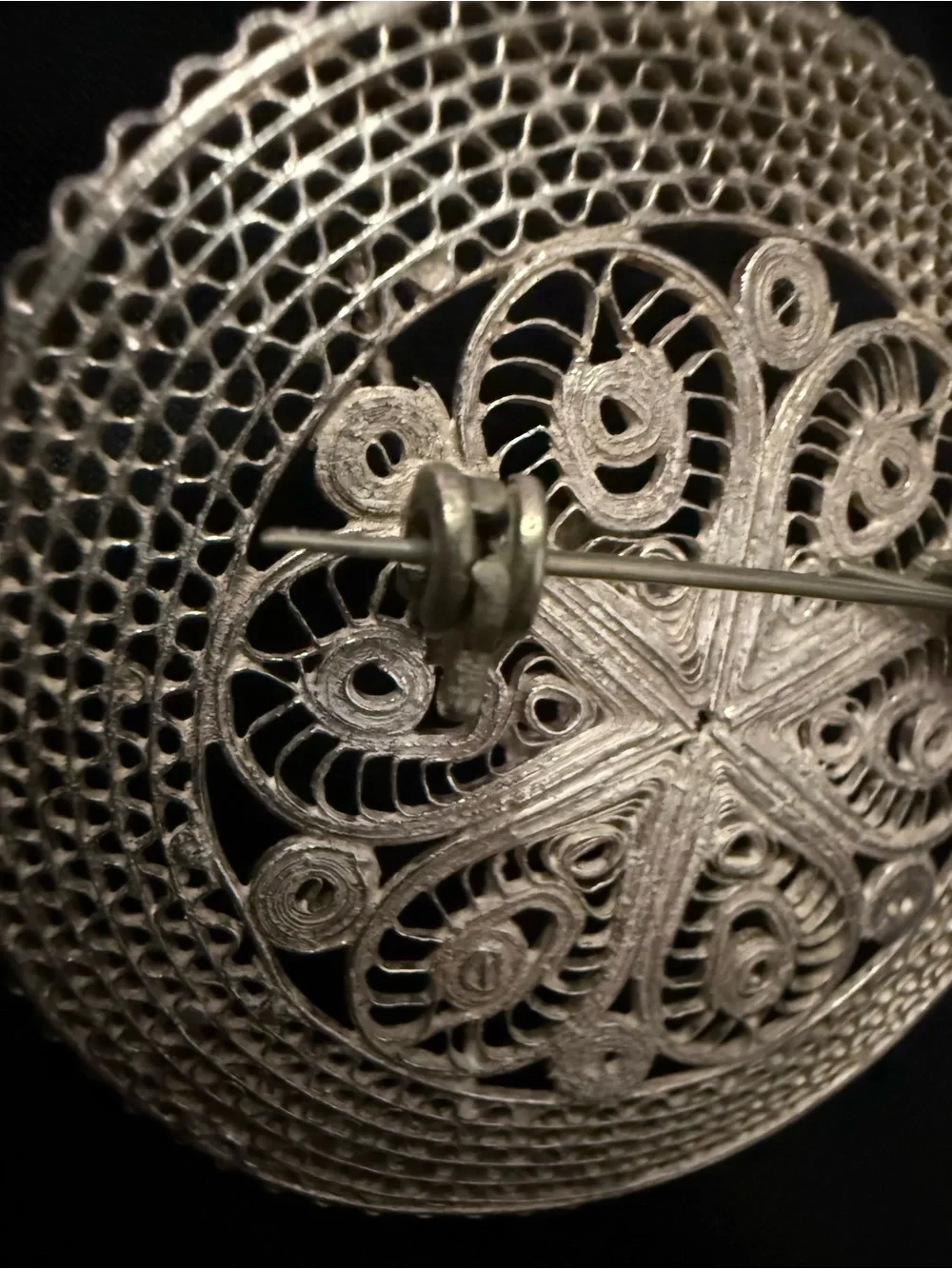 Vintage Mexican sombrero sterling Silver Filigree‎ Round Brooch